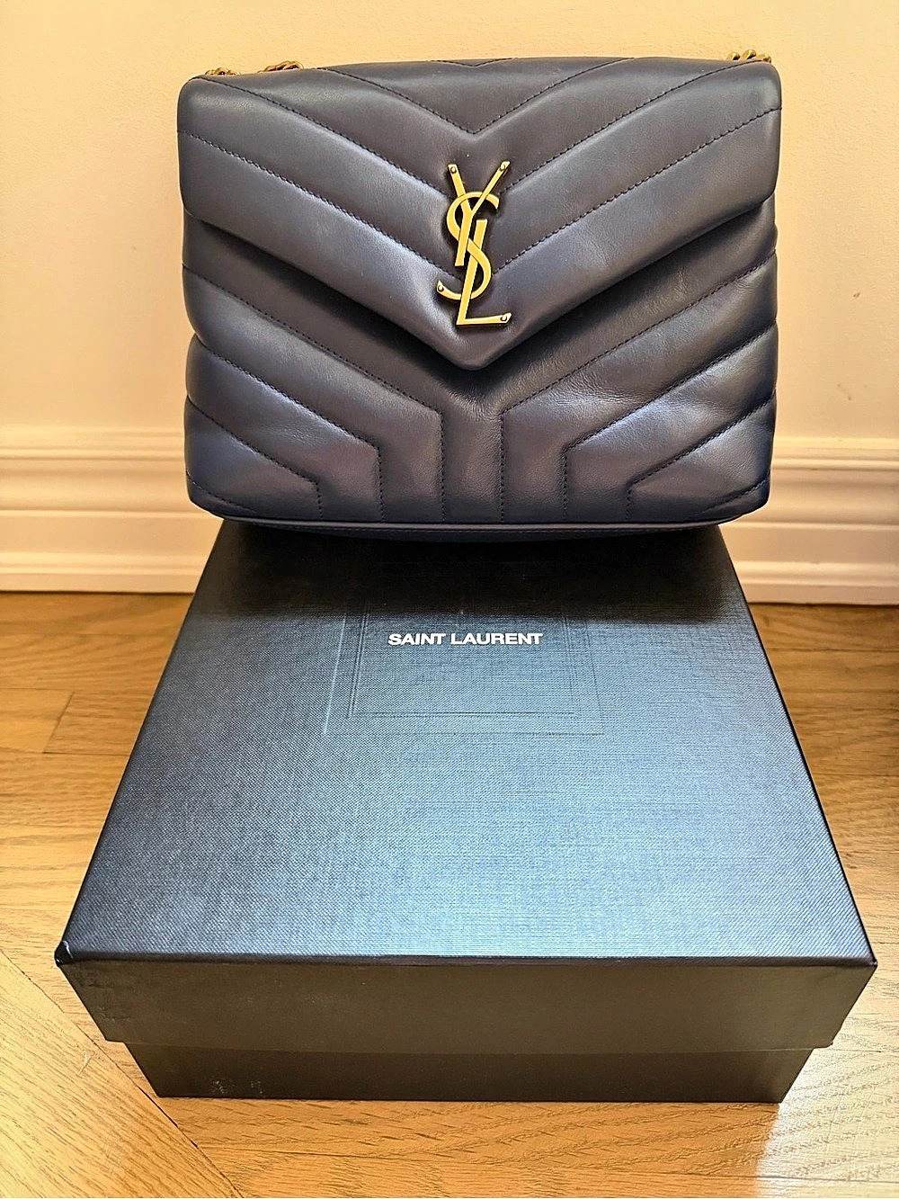 Saint Laurent College Medium in Quilted Leather Quilted Shoulder Bag in Blue